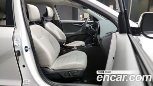 Kia Niro Signature 2025 года из Южной Кореи