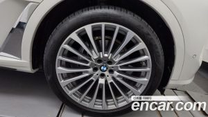 BMW X7 xDrive 40i Design Pure Excellence 6 2024 года из Южной Кореи