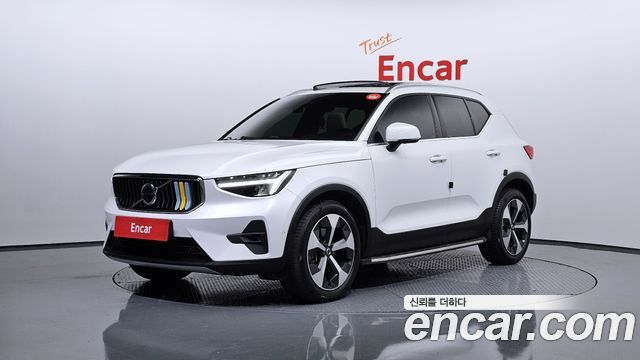 Volvo XC40 B4 ULTIMATE Bright 2023 года из Кореи