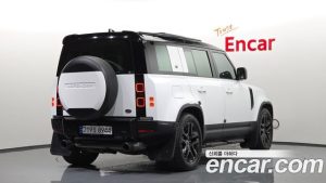 Land Rover Defender 110 D300 HSE 2023 года из Южной Кореи