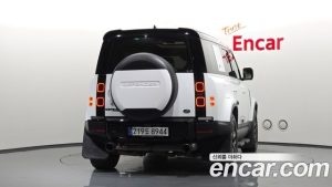 Land Rover Defender 110 D300 HSE 2023 года из Южной Кореи