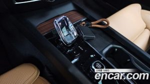 Volvo V60 B5 ULTIMATE AWD 2024 года из Южной Кореи
