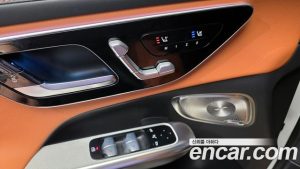 Mercedes-Benz GLC-Class GLC300 4MATIC AMG Line 2024 года из Южной Кореи