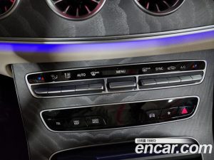 Mercedes-Benz E-Class E450 4MATIC Cabriolet 2023 года из Южной Кореи