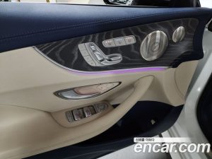 Mercedes-Benz E-Class E450 4MATIC Cabriolet 2023 года из Южной Кореи