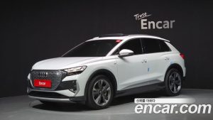 Audi Q4 e-tron 40 Premium 2023 года из Южной Кореи