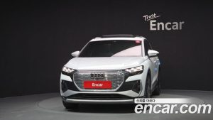 Audi Q4 e-tron 40 Premium 2023 года из Южной Кореи