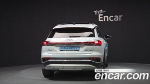 Audi Q4 e-tron 40 Premium 2023 года из Южной Кореи