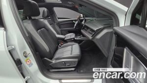 Audi Q4 e-tron 40 Premium 2023 года из Южной Кореи