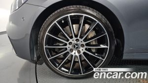 Mercedes-Benz E-Class E350 4MATIC AMG Line 2023 года из Южной Кореи