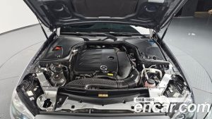 Mercedes-Benz E-Class E350 4MATIC AMG Line 2023 года из Южной Кореи