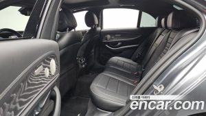 Mercedes-Benz E-Class E350 4MATIC AMG Line 2023 года из Южной Кореи