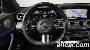 Mercedes-Benz E-Class E350 4MATIC AMG Line 2023 года из Южной Кореи