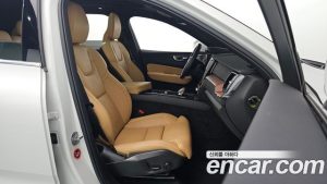 Volvo XC60 B5 ULTIMATE Bright 2024 года из Южной Кореи
