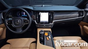 Volvo V90 B6 ULTIMATE AWD 2023 года из Южной Кореи