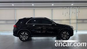 Mercedes-Benz GLE-Class GLE300d 4MATIC 2025 года из Южной Кореи