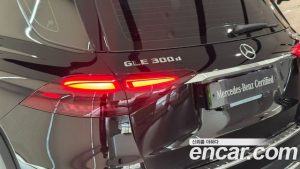Mercedes-Benz GLE-Class GLE300d 4MATIC 2025 года из Южной Кореи
