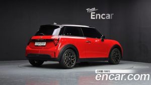 Mini Cooper Favoured 2025 года из Южной Кореи