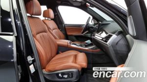 BMW X7 M60i xDrive M Sport 6 2023 года из Южной Кореи
