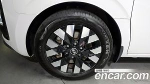 Hyundai Staria L3.5 Lounge 7-Seater 2025 года из Южной Кореи