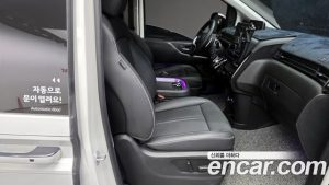 Hyundai Staria L3.5 Lounge 7-Seater 2025 года из Южной Кореи