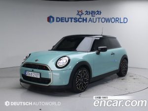 Mini Cooper Favoured 2025 года из Южной Кореи