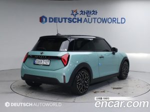 Mini Cooper Favoured 2025 года из Южной Кореи
