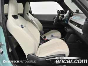 Mini Cooper Favoured 2025 года из Южной Кореи