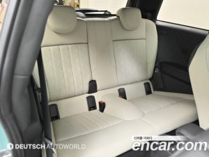 Mini Cooper Favoured 2025 года из Южной Кореи