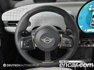 Mini Cooper Favoured 2025 года из Южной Кореи
