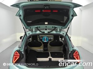 Mini Cooper Favoured 2025 года из Южной Кореи