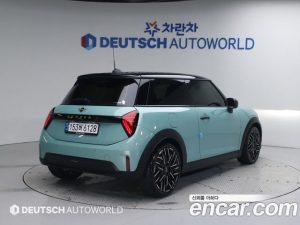 Mini Cooper Favoured 2025 года из Южной Кореи
