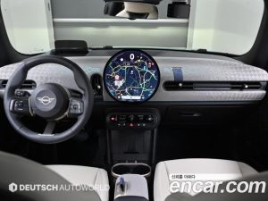 Mini Cooper Favoured 2025 года из Южной Кореи