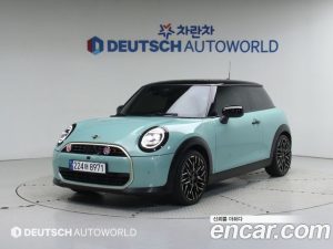 Mini Cooper Favoured 2025 года из Южной Кореи