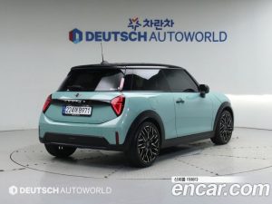 Mini Cooper Favoured 2025 года из Южной Кореи