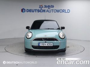 Mini Cooper Favoured 2025 года из Южной Кореи