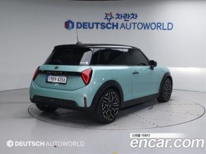 Mini Cooper Favoured 2025 года из Южной Кореи