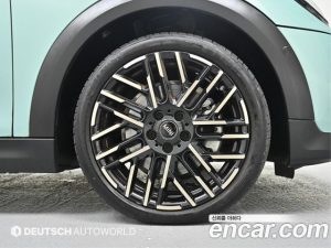 Mini Cooper Favoured 2025 года из Южной Кореи