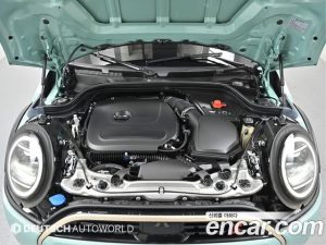 Mini Cooper Favoured 2025 года из Южной Кореи
