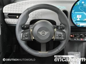 Mini Cooper Favoured 2025 года из Южной Кореи