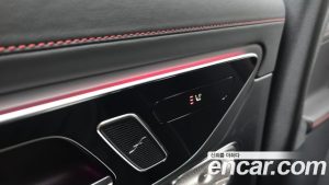 Mercedes-Benz GLC-Class AMG GLC43 4MATIC 2025 года из Южной Кореи