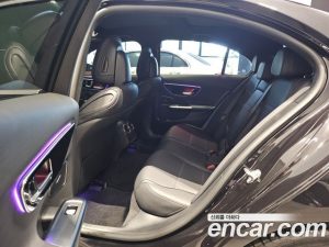 Mercedes-Benz C-Class C300 4MATIC Avantgarde 2024 года из Южной Кореи