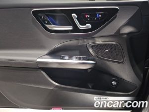 Mercedes-Benz C-Class C300 4MATIC Avantgarde 2024 года из Южной Кореи
