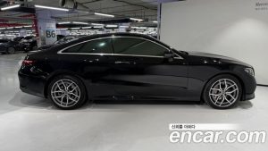 Mercedes-Benz E-Class E300d 4MATIC Coupe 2023 года из Южной Кореи