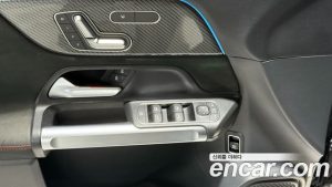 Mercedes-Benz GLB-Class GLB250 4MATIC 2023 года из Южной Кореи