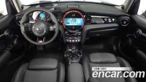 Mini Cooper 5Door MULTITONE Edition 2023 года из Южной Кореи