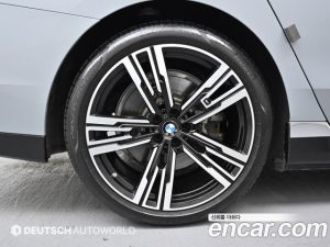 BMW 7-Series 750e xDrive M Sport 2023 года из Южной Кореи