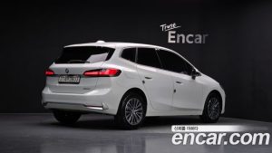 BMW 2-Series 220i Luxury 2023 года из Южной Кореи