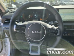 Kia K5 Prestige 2025 года из Южной Кореи