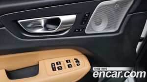 Volvo XC60 B5 ULTIMATE Bright 2023 года из Южной Кореи